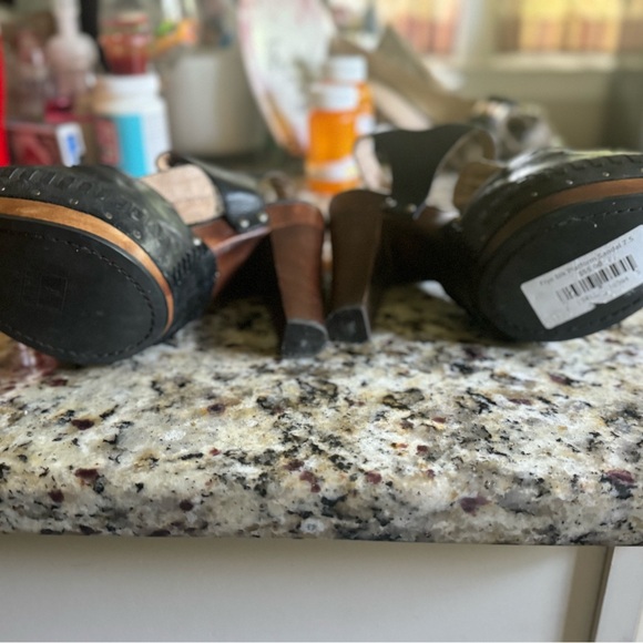 Frye Platform Heels, 7.5 - Picture 3 of 3